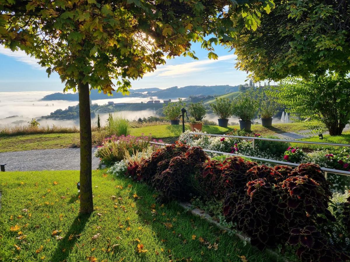 Jaglhof Hotel Gamlitz Bagian luar foto